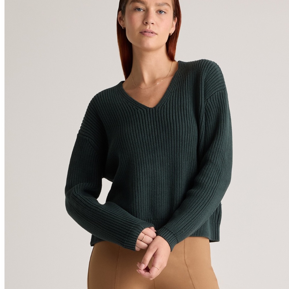 Quince Women's Dark Green V-Neck Sweater
Color no longer available